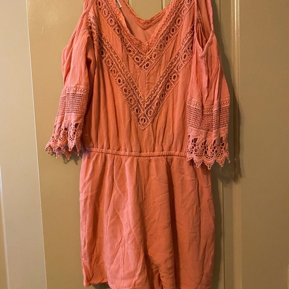 Maurices Women's Coral Crochet Cold Shoulder Lined Romper Small - Picture 3 of 8